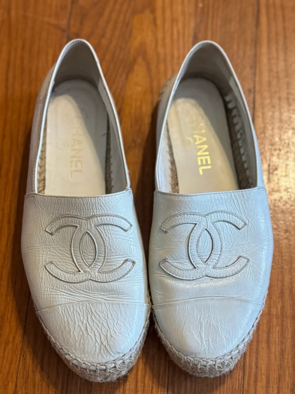 Chanel White Leather CC Logo Espadrilles Flats Size 38